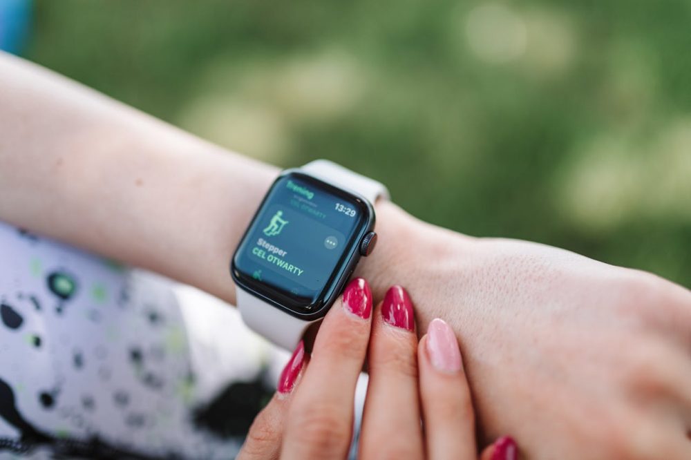 The Pros & Cons of Health Tracking Devices
